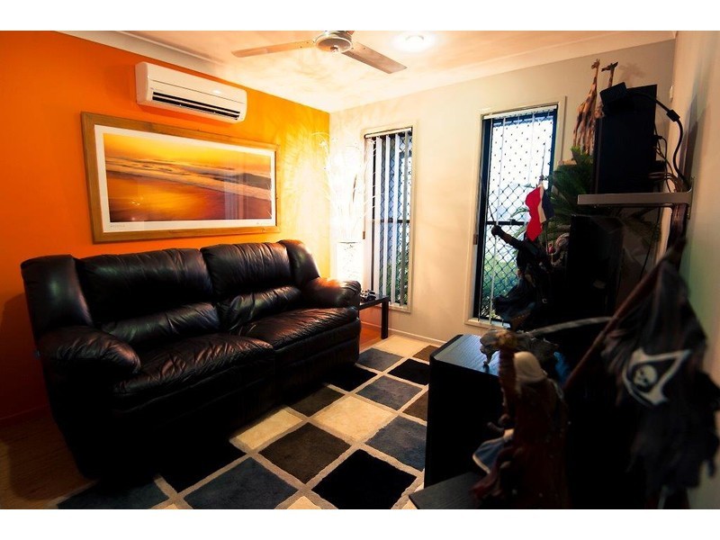 25 Whitehaven Drive, Blacks Beach QLD 4740