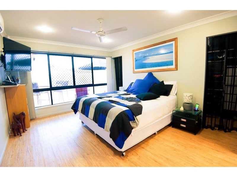 25 Whitehaven Drive, Blacks Beach QLD 4740