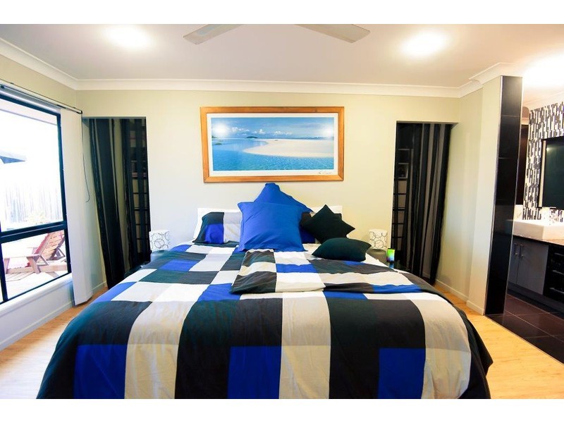 25 Whitehaven Drive, Blacks Beach QLD 4740