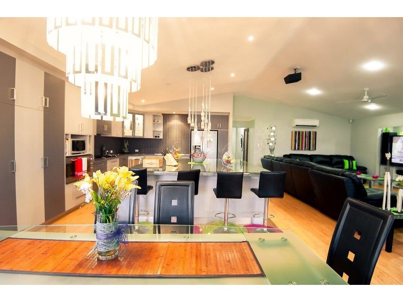 25 Whitehaven Drive, Blacks Beach QLD 4740