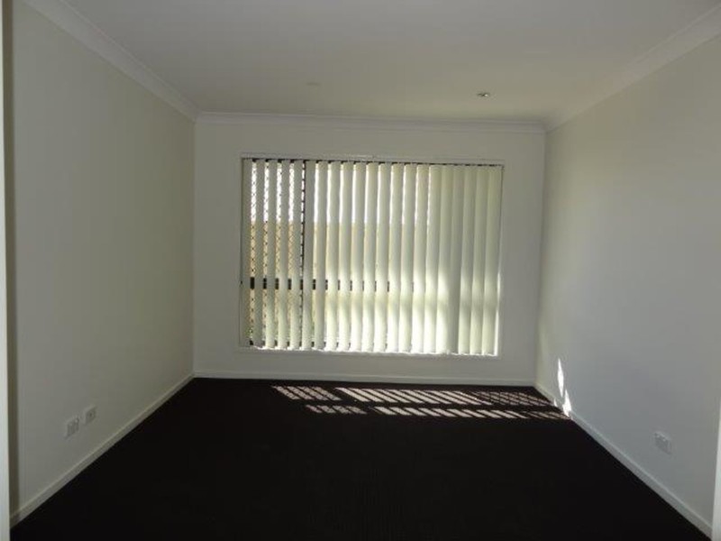 4 Hinkler Court, Rural View QLD 4740