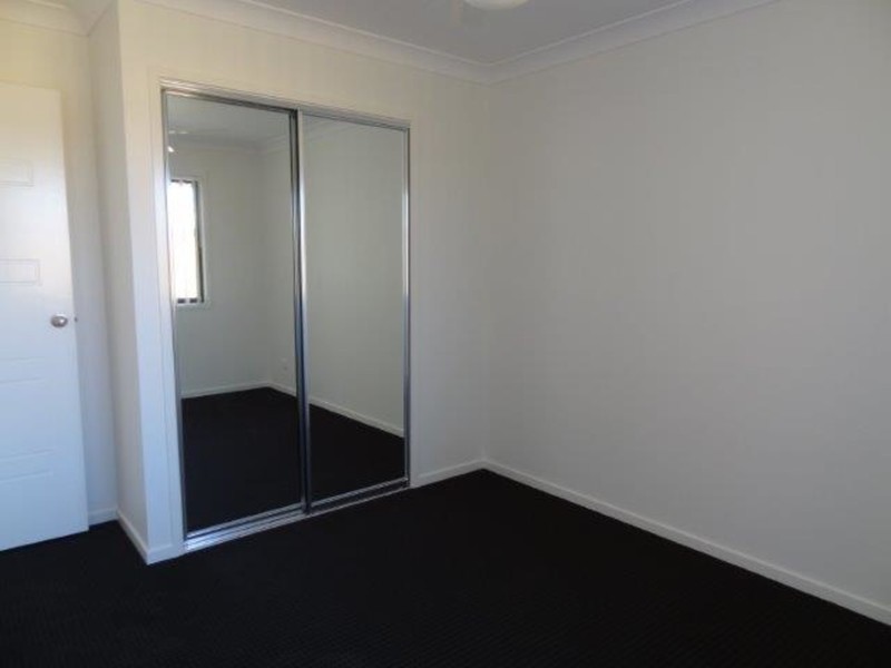 4 Hinkler Court, Rural View QLD 4740