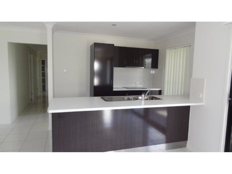 55 Commander Parade, Shoal Point QLD 4750