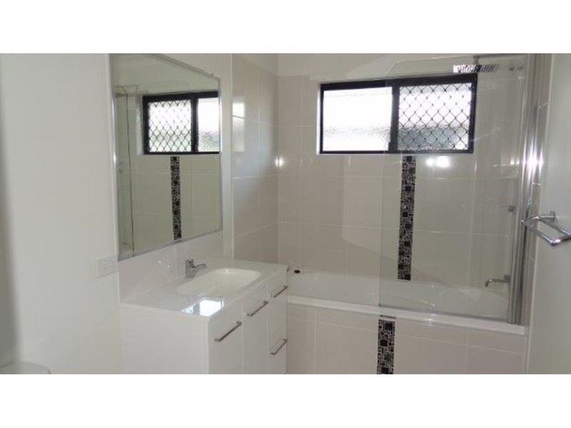 55 Commander Parade, Shoal Point QLD 4750