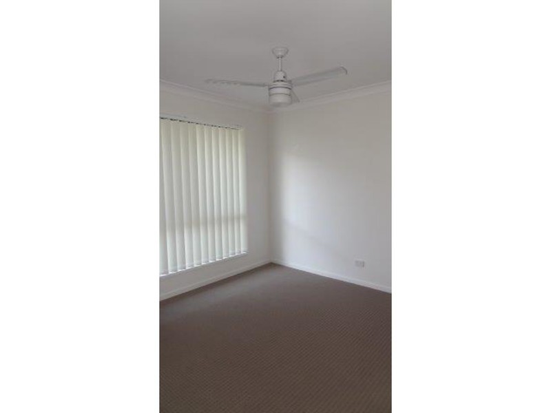 55 Commander Parade, Shoal Point QLD 4750