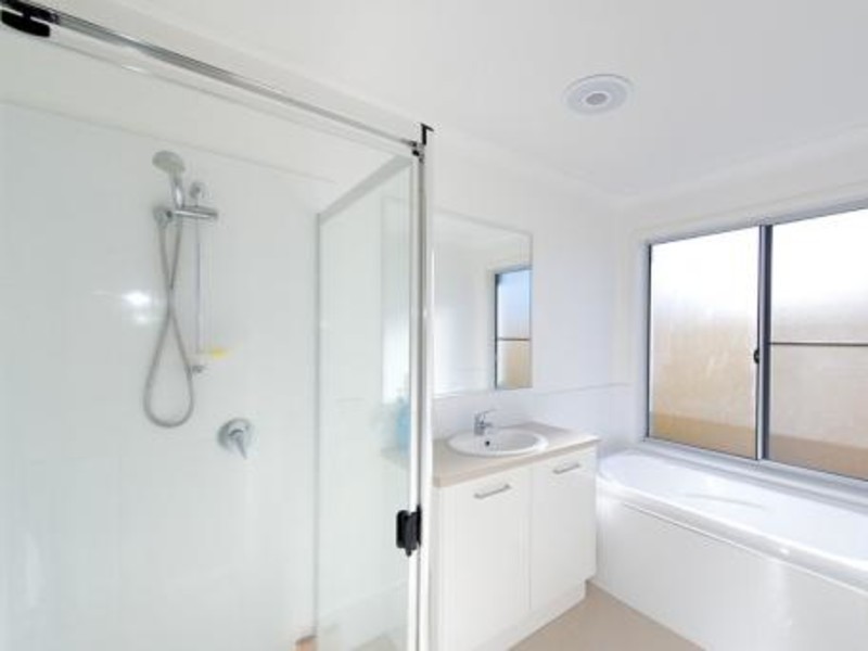 16 Aspen Street, Rural View QLD 4740