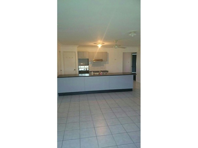 19 Crofton Close, Rural View QLD 4740