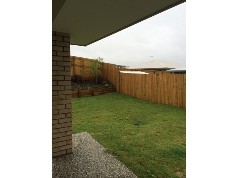 4 Bonney Street, Rural View QLD 4740