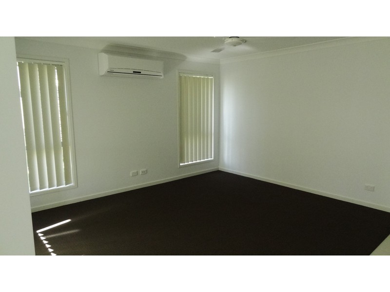 7 Elgans Parade, Rural View QLD 4740