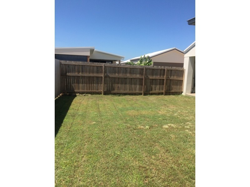 7 Elgans Parade, Rural View QLD 4740