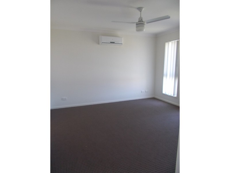 6 Hinkler Court, Rural View QLD 4740