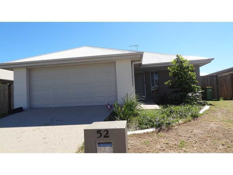 52 Newport Parade, Blacks Beach QLD 4740