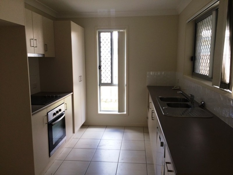 52 Newport Parade, Blacks Beach QLD 4740