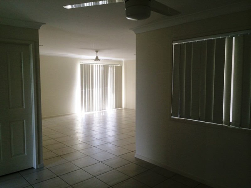 52 Newport Parade, Blacks Beach QLD 4740