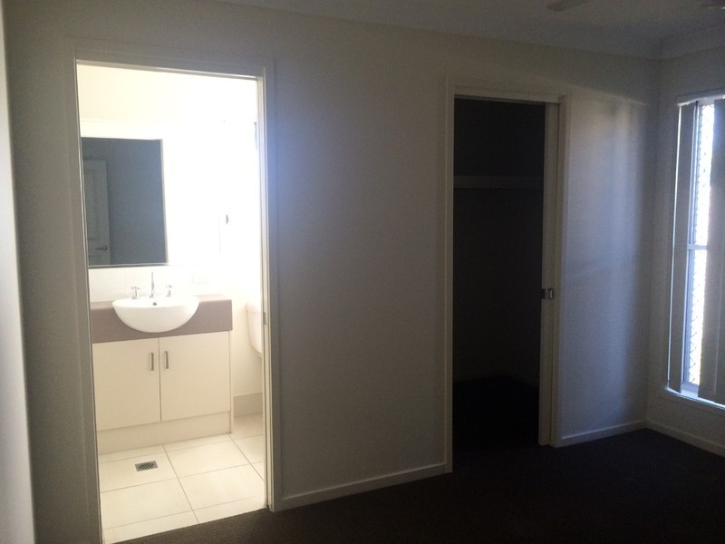 52 Newport Parade, Blacks Beach QLD 4740