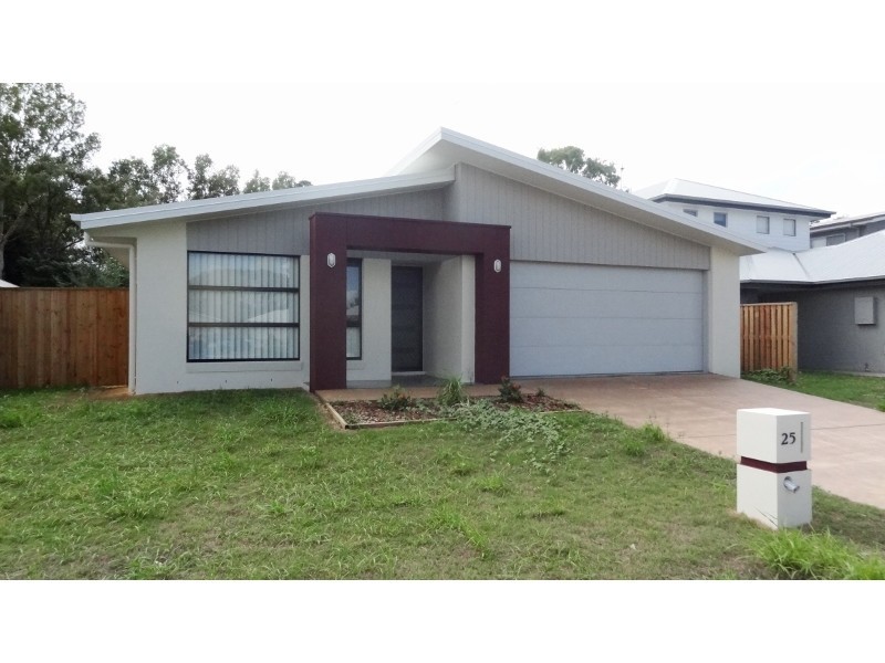 25 Warilla View, Blacks Beach QLD 4740