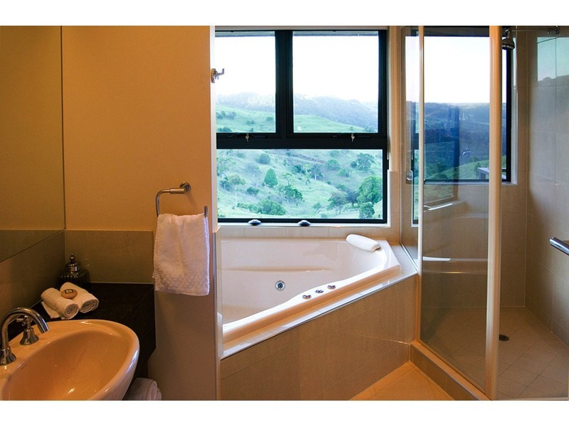 11 Hovard Road, Maleny QLD 4552