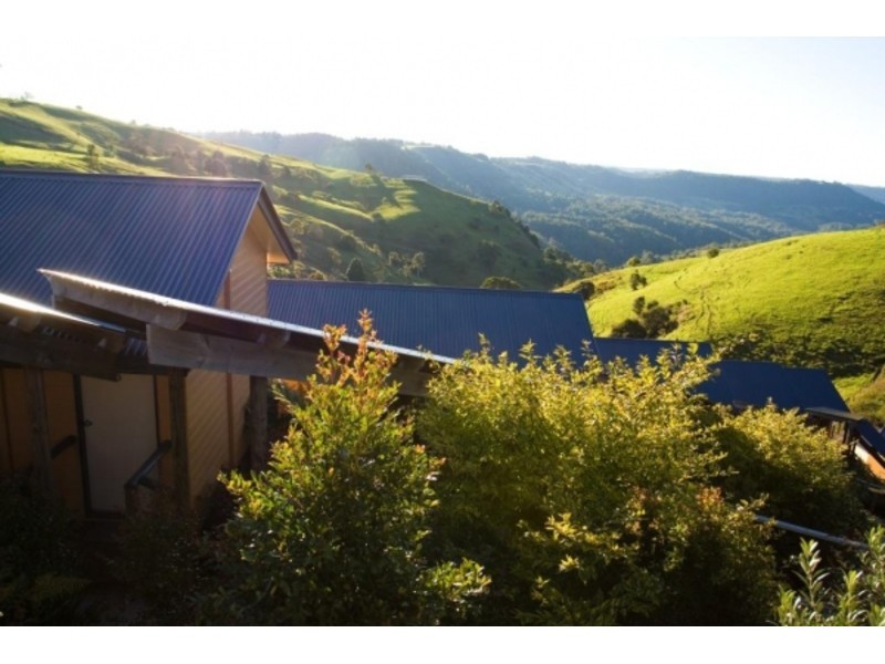 11 Hovard Road, Maleny QLD 4552