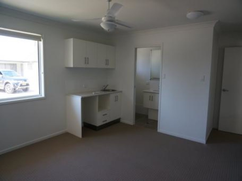 1/4 Sunbird Lane, Andergrove QLD 4740