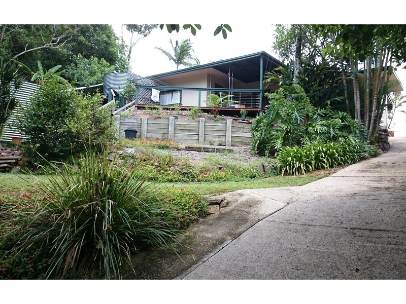 205 Blackall Range Road, Woombye QLD 4559