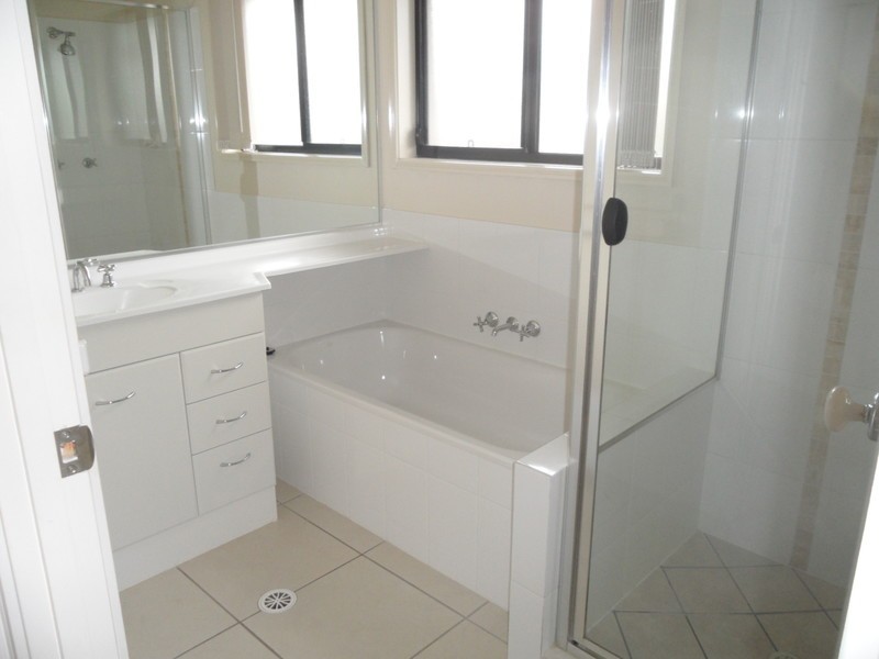 11 Davis Street, Sippy Downs QLD 4556