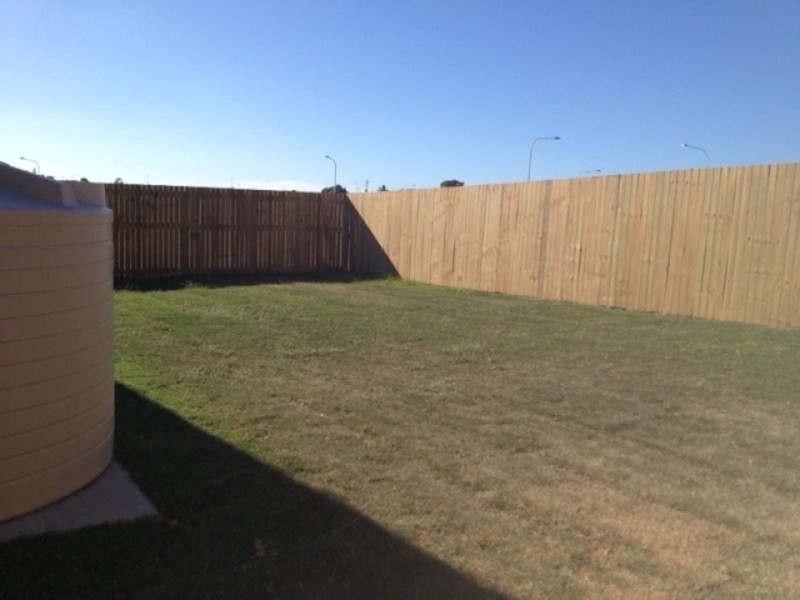 9 Flintwood Street, Rural View QLD 4740