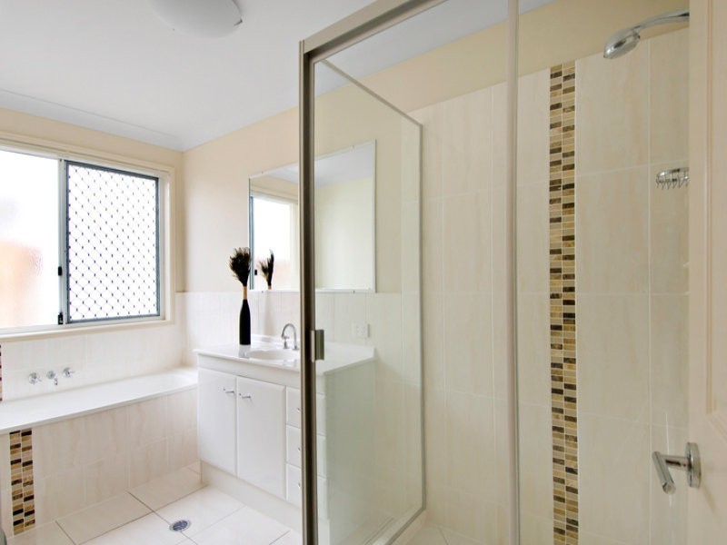 5 Silvereye Street, Sippy Downs QLD 4556