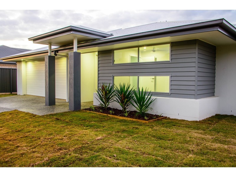 13 Clark Avenue, Glass House Mountains QLD 4518