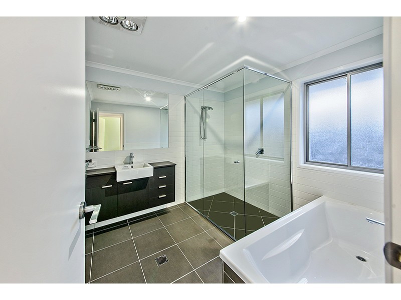 13 Clark Avenue, Glass House Mountains QLD 4518