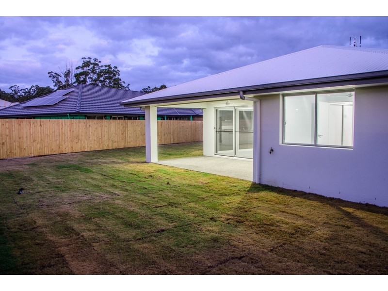 13 Clark Avenue, Glass House Mountains QLD 4518