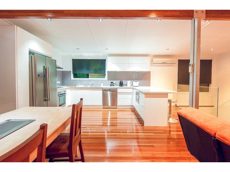 6 Hayes Avenue, Bucasia QLD 4750