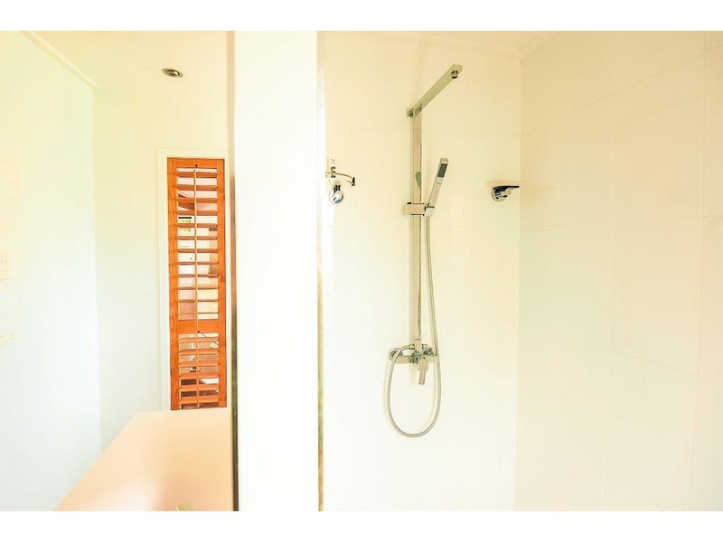 6 Hayes Avenue, Bucasia QLD 4750