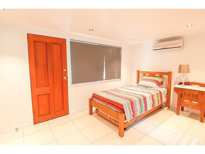 6 Hayes Avenue, Bucasia QLD 4750