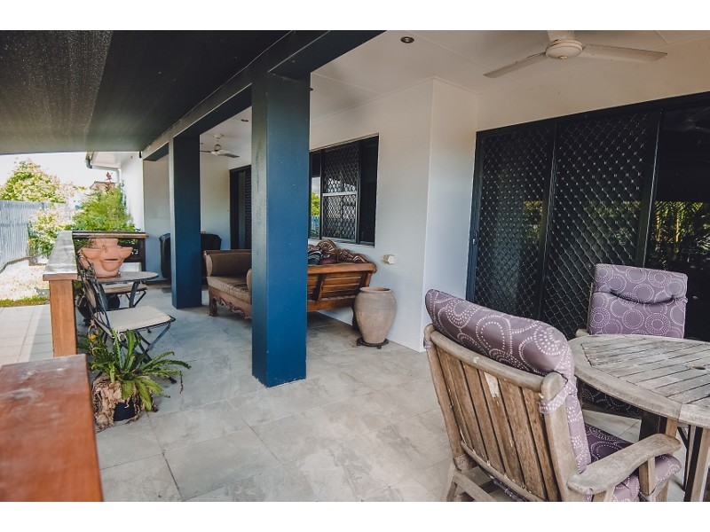 10 Townsend Street, Bucasia QLD 4750