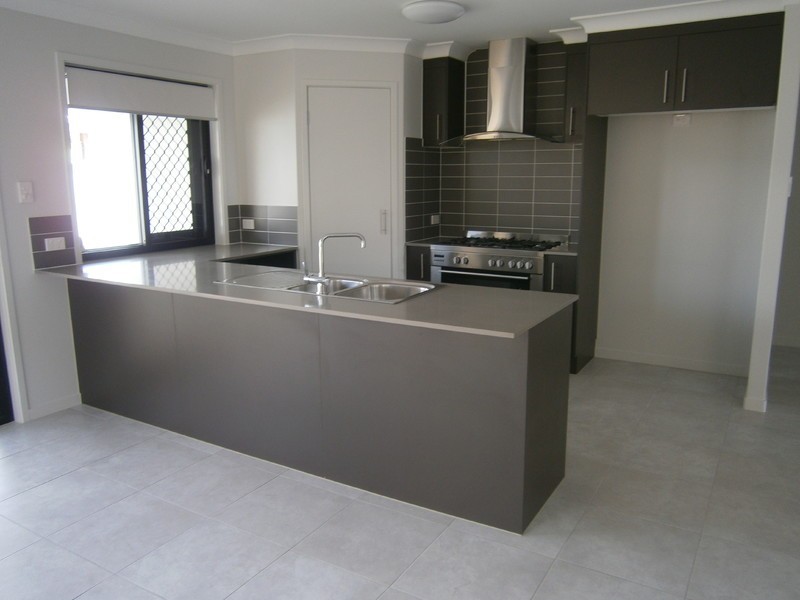 4 Apple Crescent, Caloundra West QLD 4551