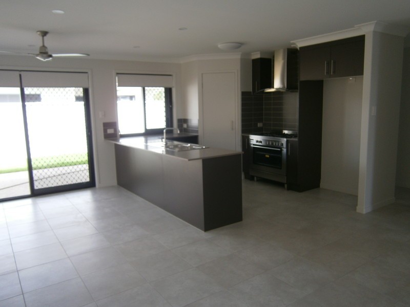 4 Apple Crescent, Caloundra West QLD 4551