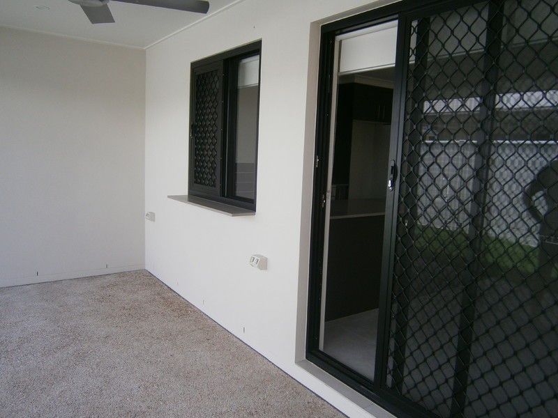 4 Apple Crescent, Caloundra West QLD 4551