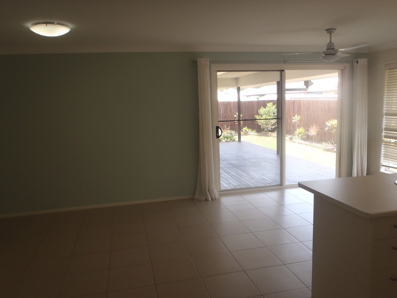 2A Whiteoak Street, Sippy Downs QLD 4556