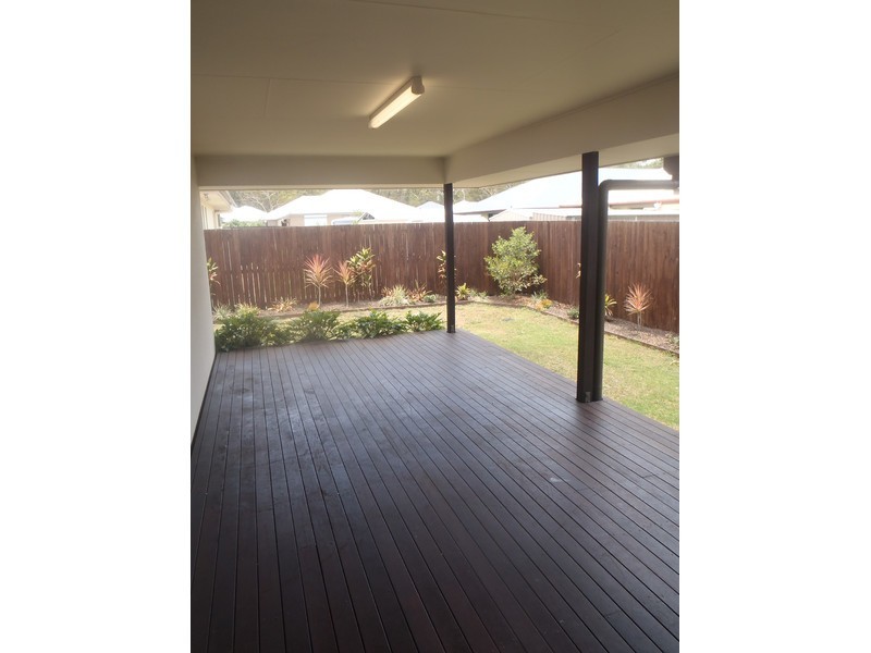 2A Whiteoak Street, Sippy Downs QLD 4556