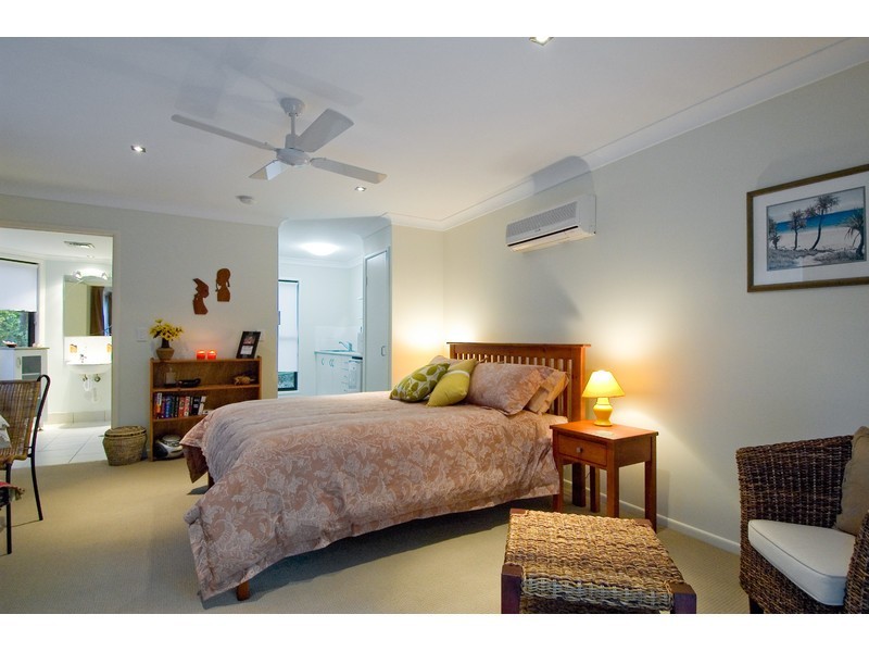 16 Nicolle Court, Mooloolah Valley QLD 4553