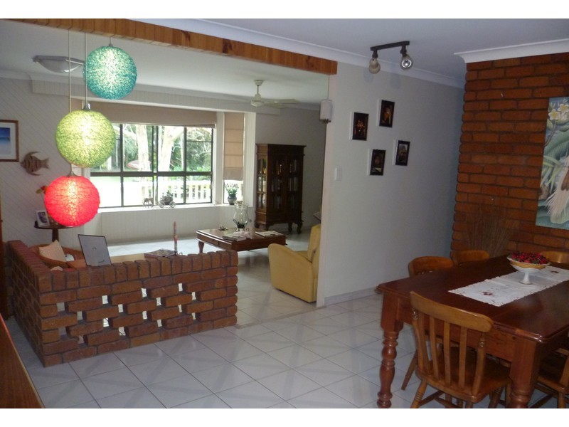 16 Nicolle Court, Mooloolah Valley QLD 4553