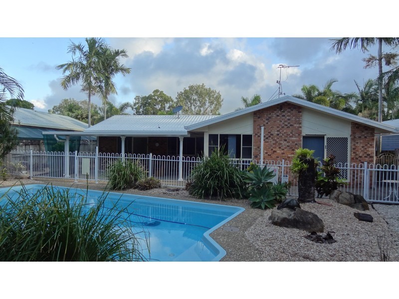 8 Palm Court, Bucasia QLD 4750