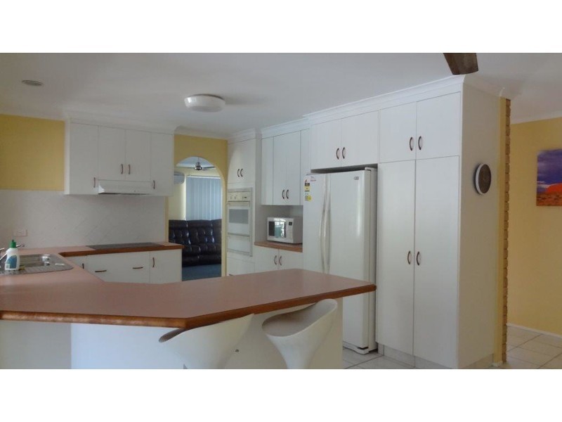8 Palm Court, Bucasia QLD 4750