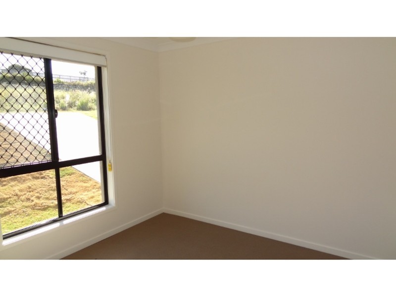 1/8 Bonney Street, Rural View QLD 4740