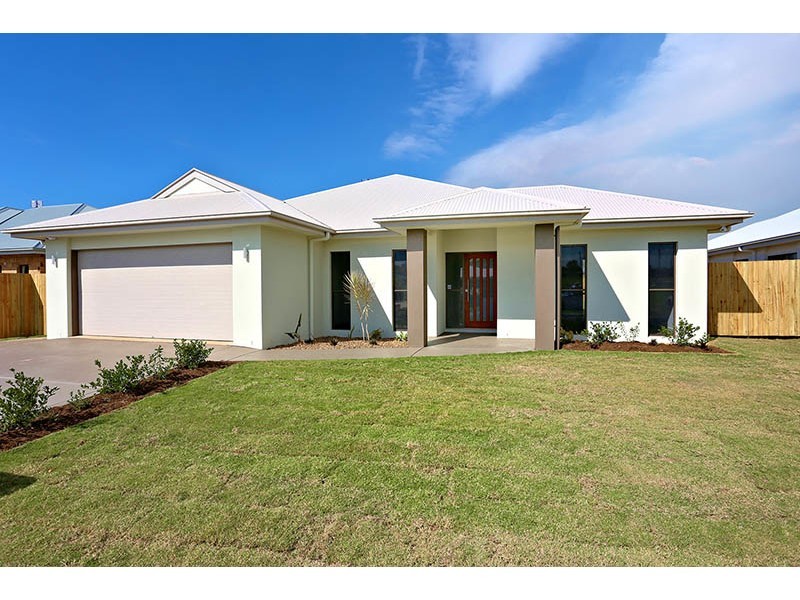 8 Sairs Street, Glass House Mountains QLD 4518