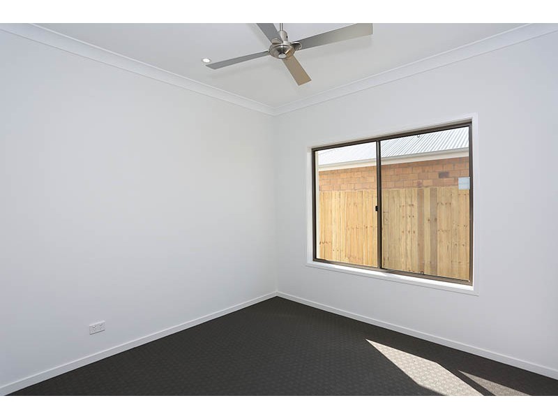 8 Sairs Street, Glass House Mountains QLD 4518