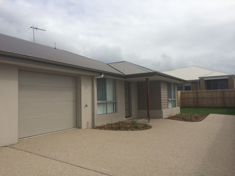 2/83 Dawson Boulevard, Rural View QLD 4740