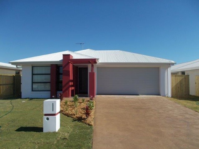 54 Commander Parade, Shoal Point QLD 4750