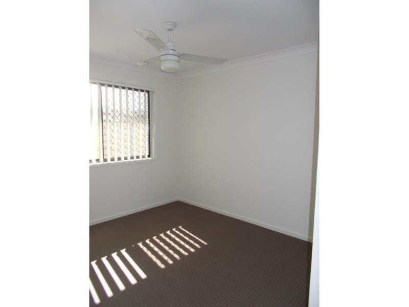 54 Commander Parade, Shoal Point QLD 4750