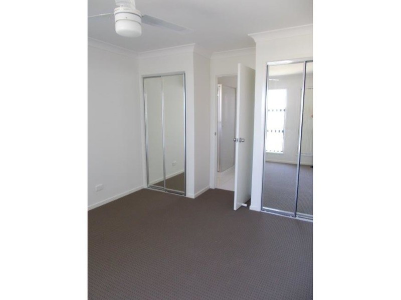 54 Commander Parade, Shoal Point QLD 4750